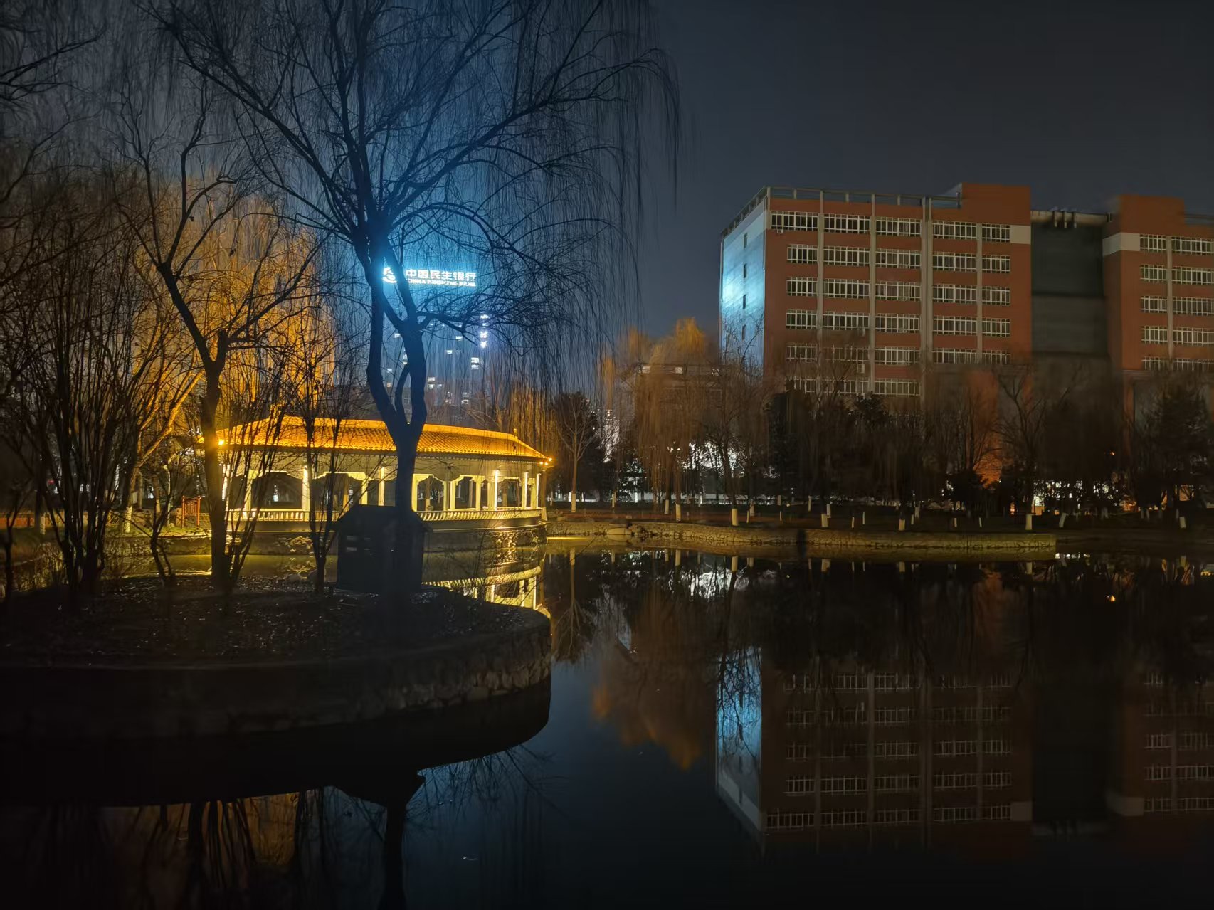请输入图片描述